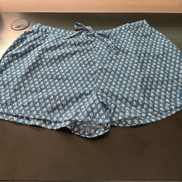 Haute Hippie Short PJ Set Blue White Size Large - Picture 4 of 5